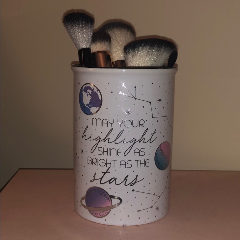 Makeup Brush Holder